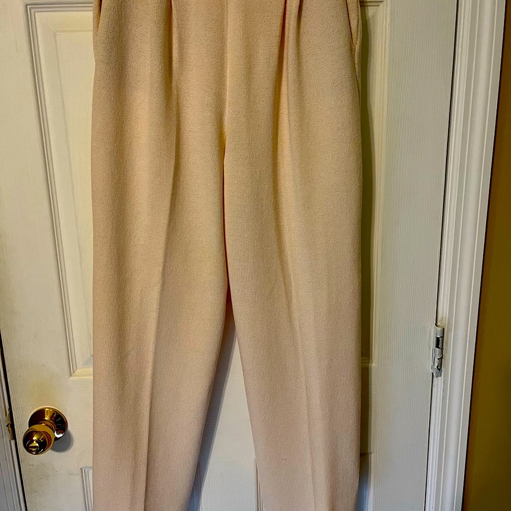 St. John knit pants cream color size 6